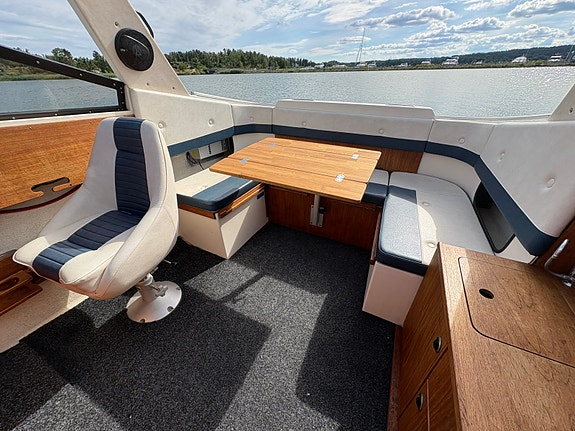 Uttern 6200 DC, Mercruiser 3,0 5 of 13