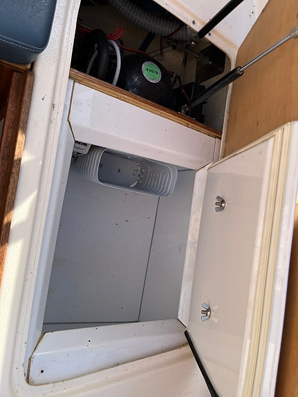 Uttern 6200 DC, Mercruiser 3,0 12 of 13