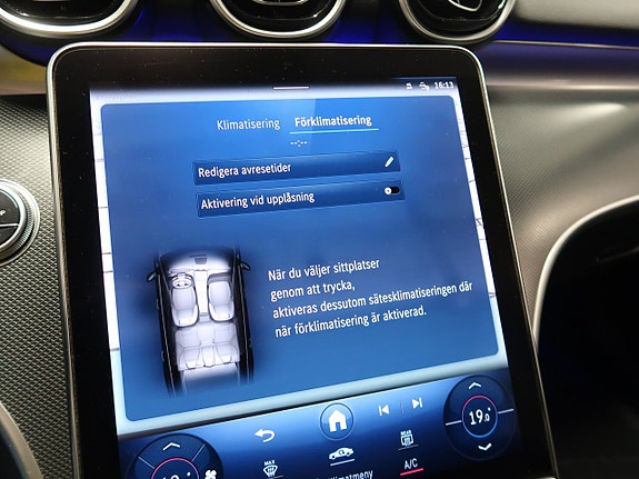 Mercedes-Benz C300 27 of 30