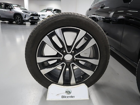 Mercedes-Benz C300 13 of 30