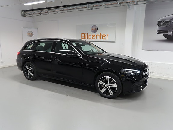 Mercedes-Benz C300 4 of 5