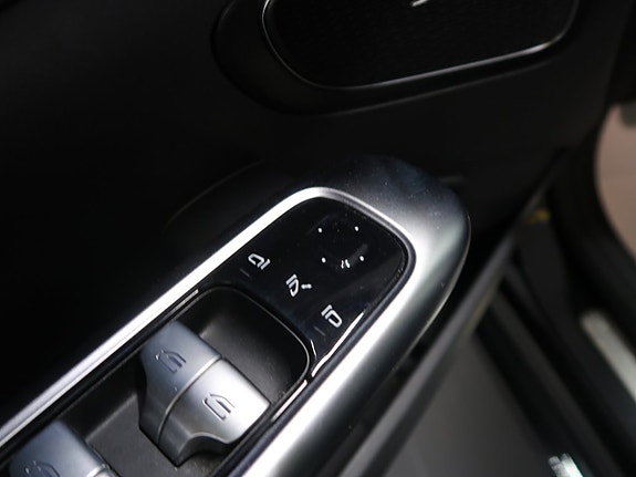 Mercedes-Benz C300 30 of 30