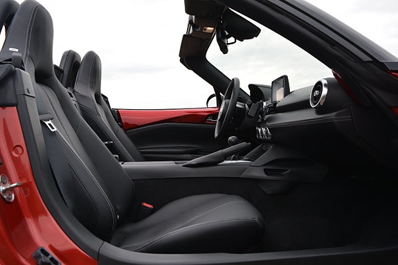 Mazda MX-5 25 of 30