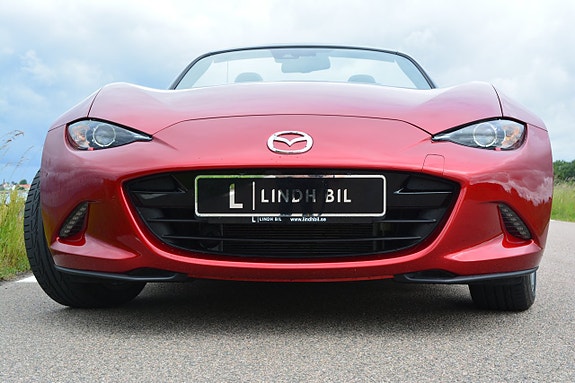 Mazda MX-5 4 of 5
