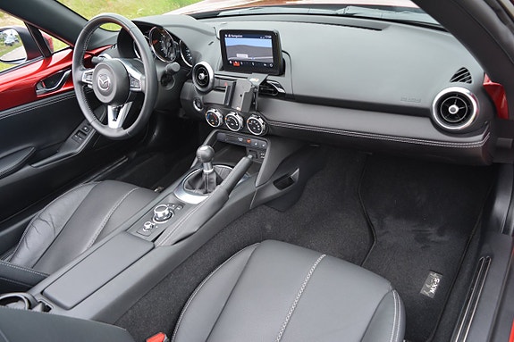 Mazda MX-5 26 of 30
