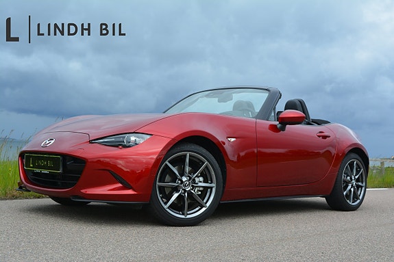 Mazda MX-5 2 of 5