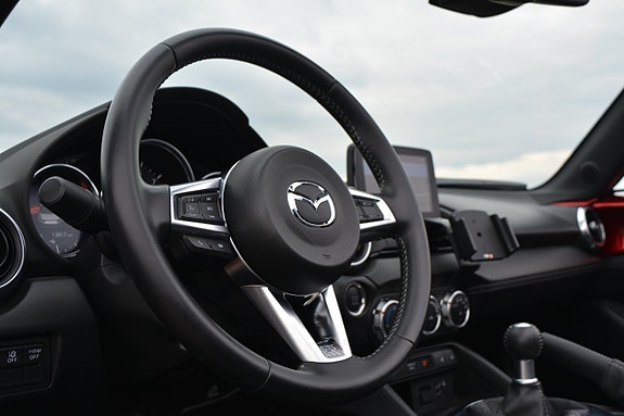 Mazda MX-5 28 of 30