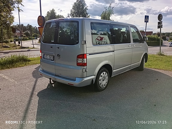 Volkswagen Caravelle 4 of 5