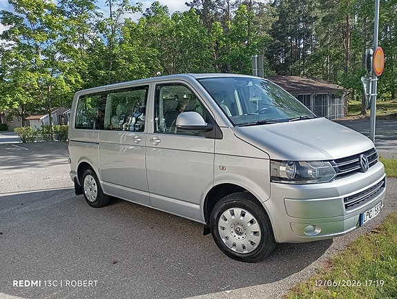 Volkswagen Caravelle 2 of 5