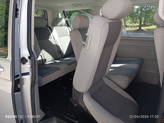 Volkswagen Caravelle 3 of 5
