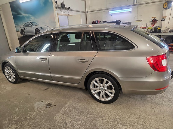 Skoda Superb 4 of 5