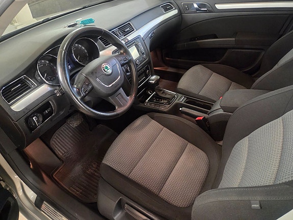 Skoda Superb 13 of 17