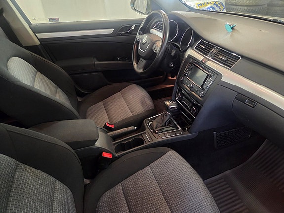 Skoda Superb 12 of 17
