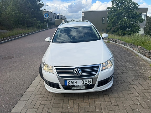 Volkswagen Passat 2 of 5