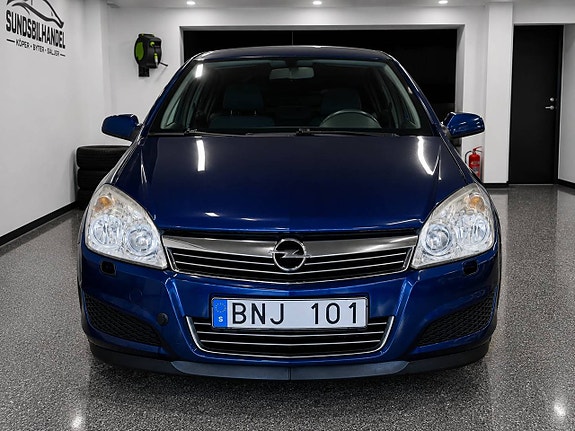 Opel Astra 2 of 5