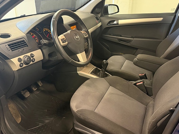 Opel Astra 5 of 5