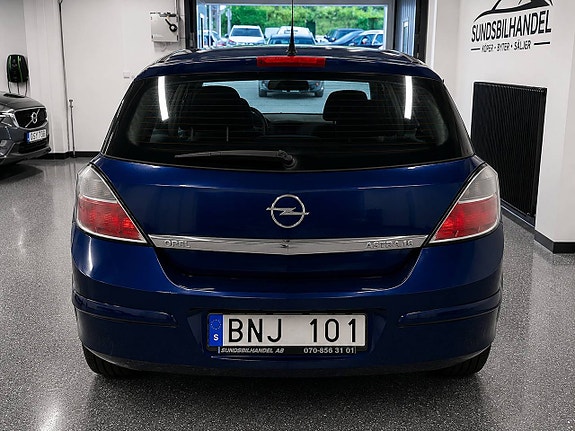 Opel Astra 4 of 5