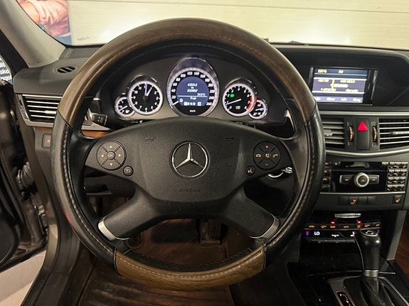Mercedes-Benz E200 9 of 14