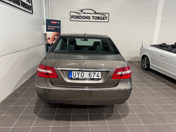 Mercedes-Benz E200 7 of 14