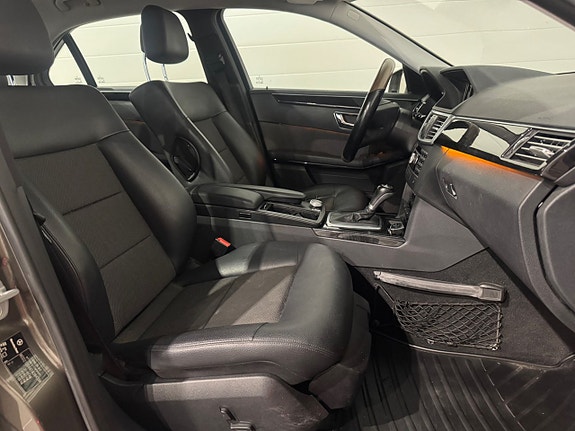 Mercedes-Benz E200 12 of 14