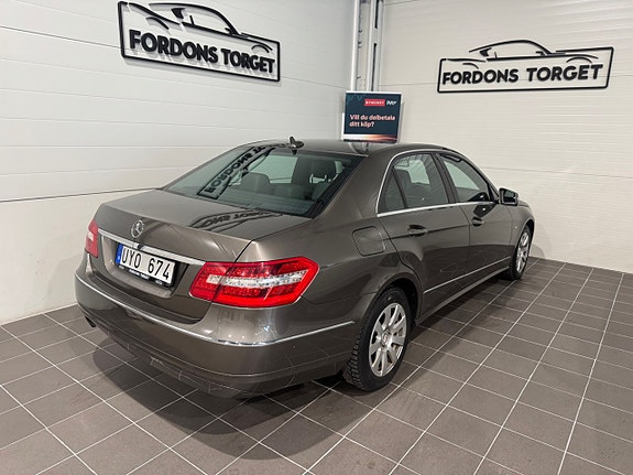 Mercedes-Benz E200 6 of 14