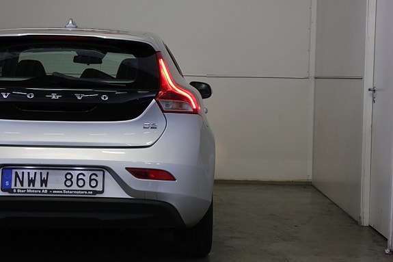 Volvo V40 6 of 16