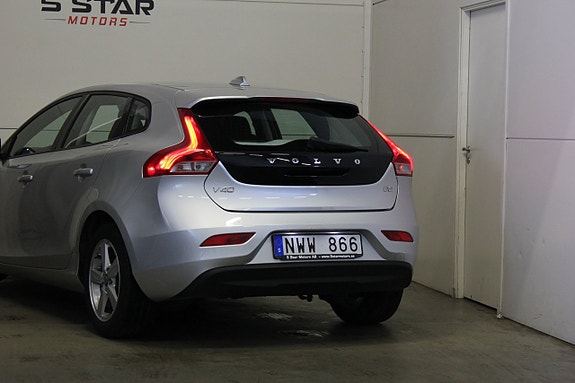 Volvo V40 7 of 16