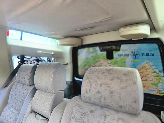 Land Rover Discovery 24 of 30