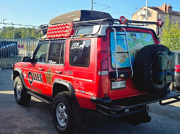 Land Rover Discovery 14 of 30