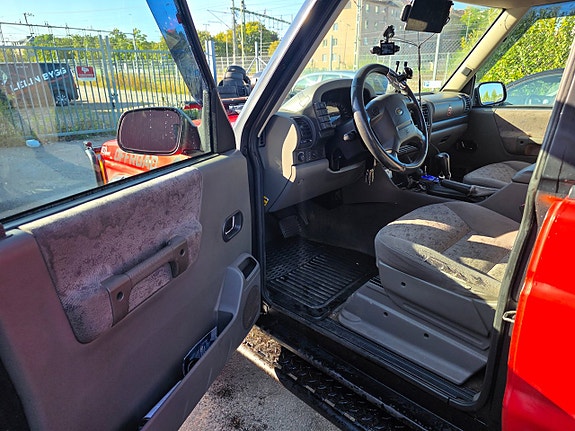 Land Rover Discovery 27 of 30