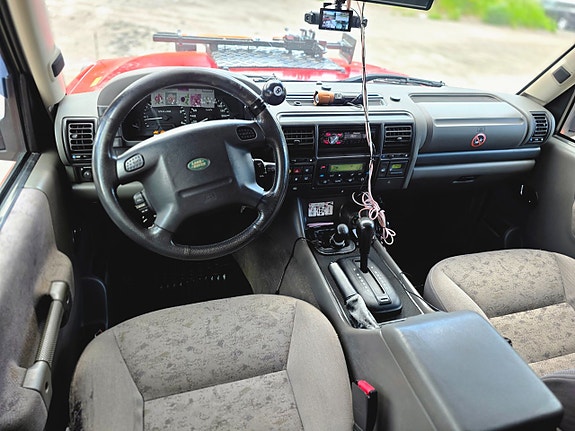 Land Rover Discovery 23 of 30