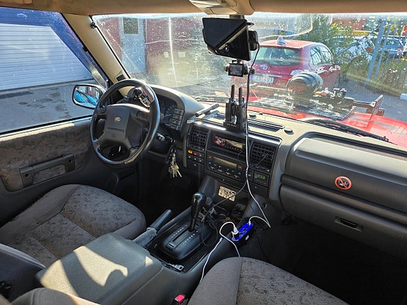 Land Rover Discovery 23 of 30