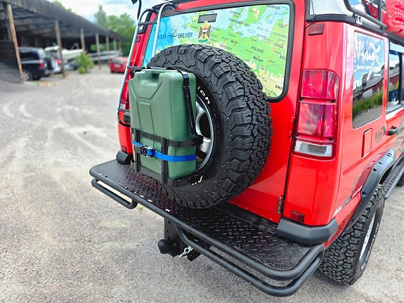 Land Rover Discovery 15 of 30