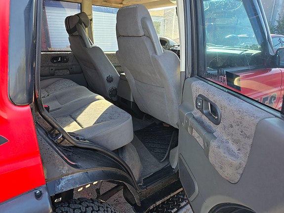 Land Rover Discovery 22 of 30
