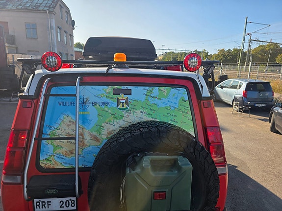 Land Rover Discovery 28 of 30