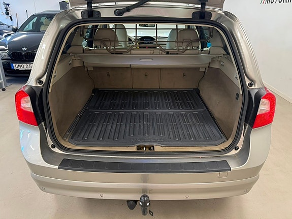 Volvo V70 12 of 27