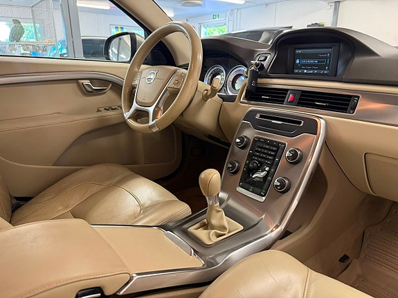 Volvo V70 15 of 27