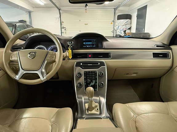 Volvo V70 16 of 27