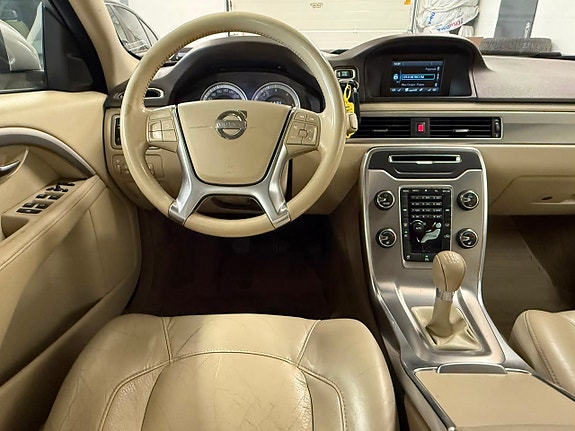 Volvo V70 17 of 27