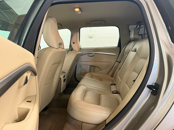 Volvo V70 10 of 27