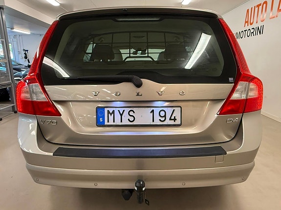 Volvo V70 11 of 27
