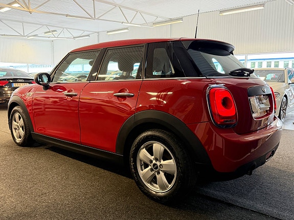 MINI One 4 of 5