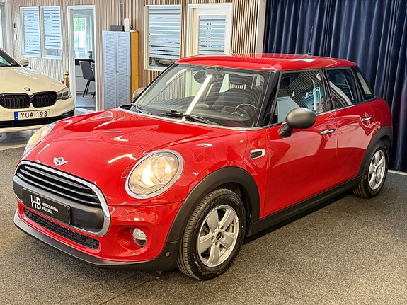 MINI One 3 of 5