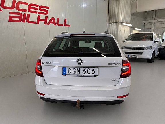 Skoda Octavia 9 of 15