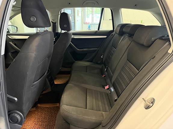 Skoda Octavia 10 of 15