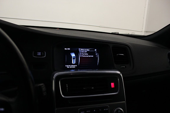 Volvo V60 18 of 22
