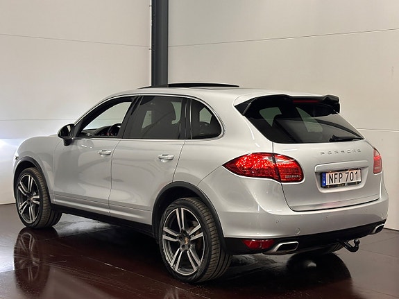 Porsche Cayenne 5 of 5