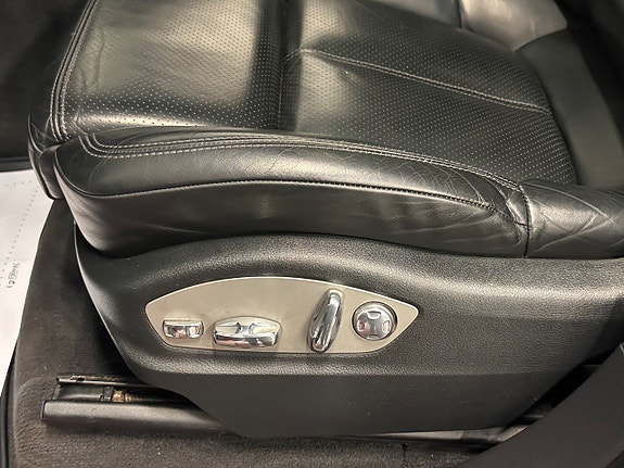 Porsche Cayenne 20 of 30