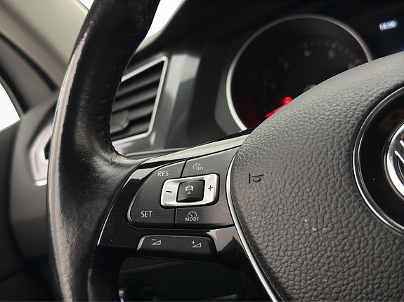 Volkswagen Tiguan 12 of 30