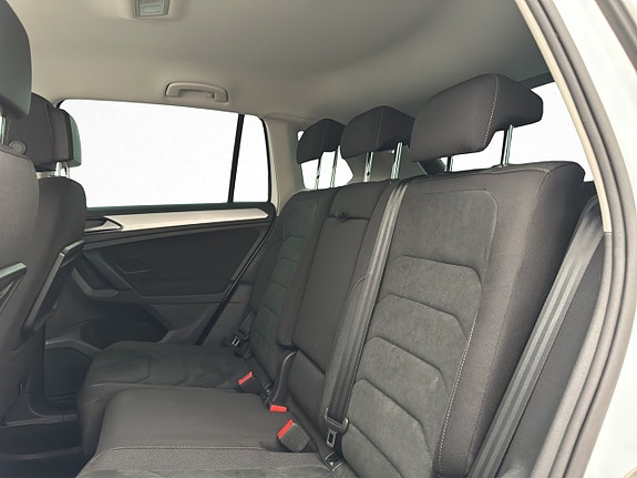 Volkswagen Tiguan 24 of 30
